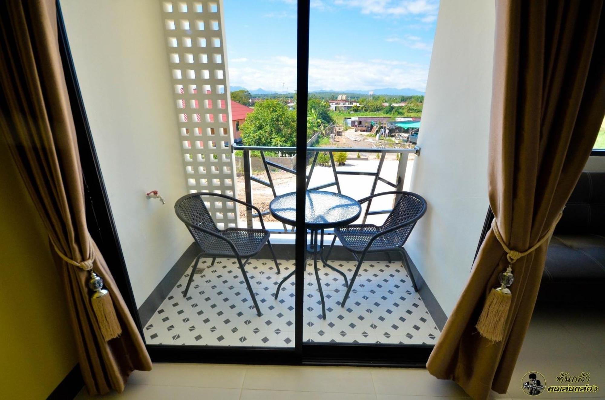 แอ่ว-ดีld Hotel&Residences Ngao Экстерьер фото