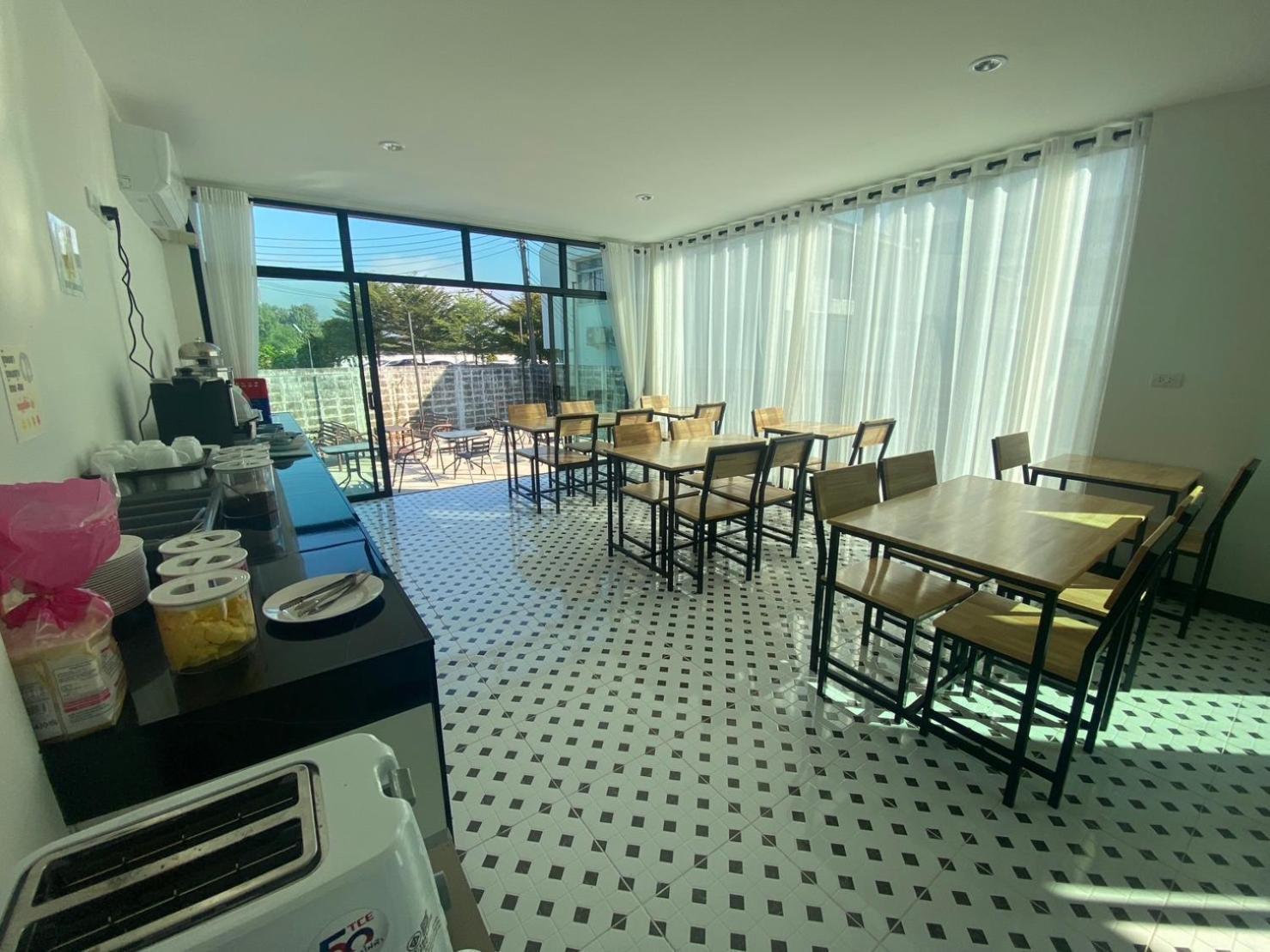 แอ่ว-ดีld Hotel&Residences Ngao Экстерьер фото