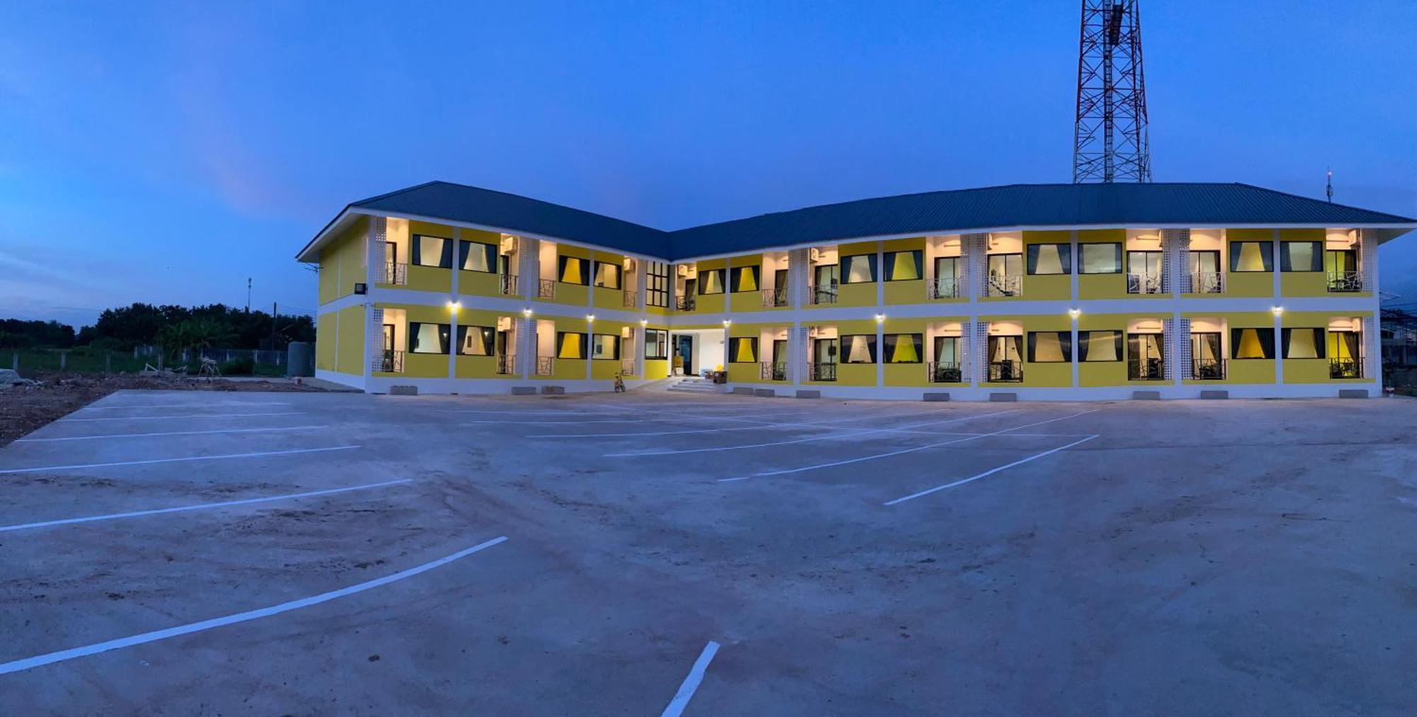 แอ่ว-ดีld Hotel&Residences Ngao Экстерьер фото